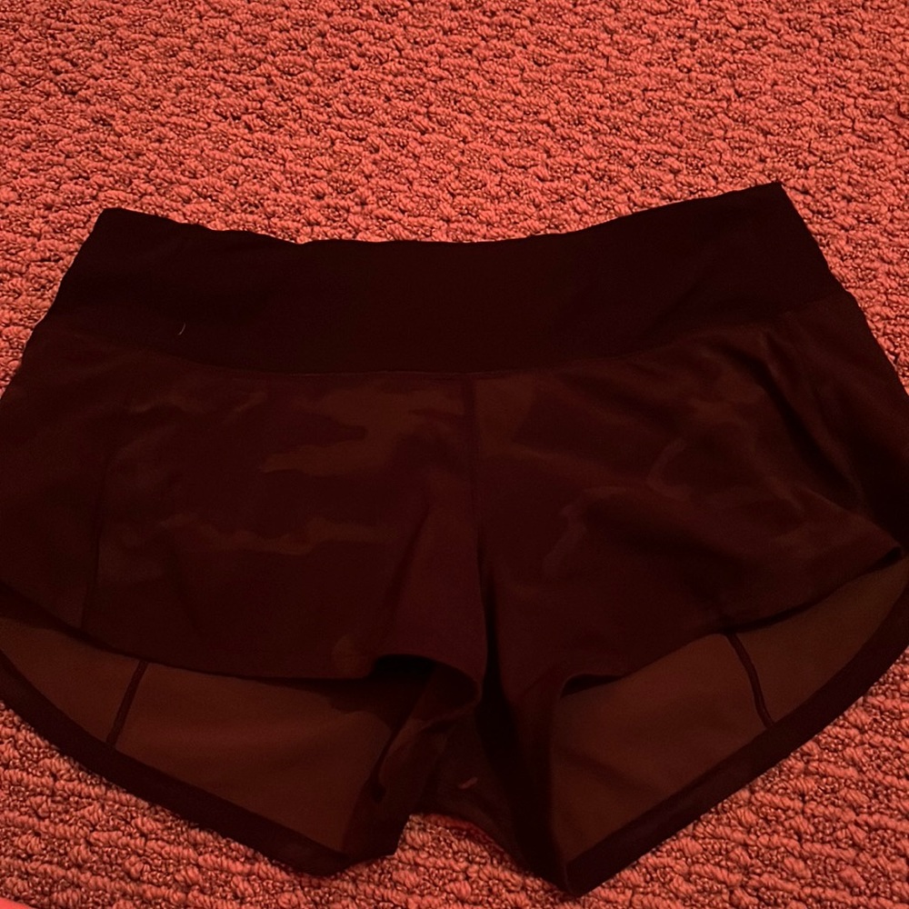 LULU SPEED UP SHORTS SIZE 2